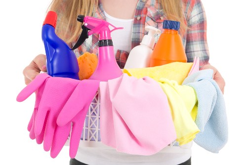 Professional house clearance in TW10 for cluttered home