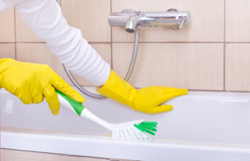 Deep cleaning bathroom services for Tw10 homes
