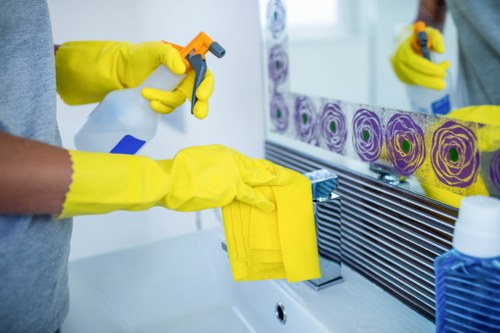 Deep cleaning services in TW10 for kitchen and bathroom areas
